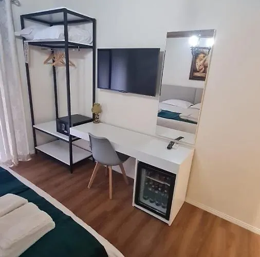 酒店 Bujtina 31 科尔察